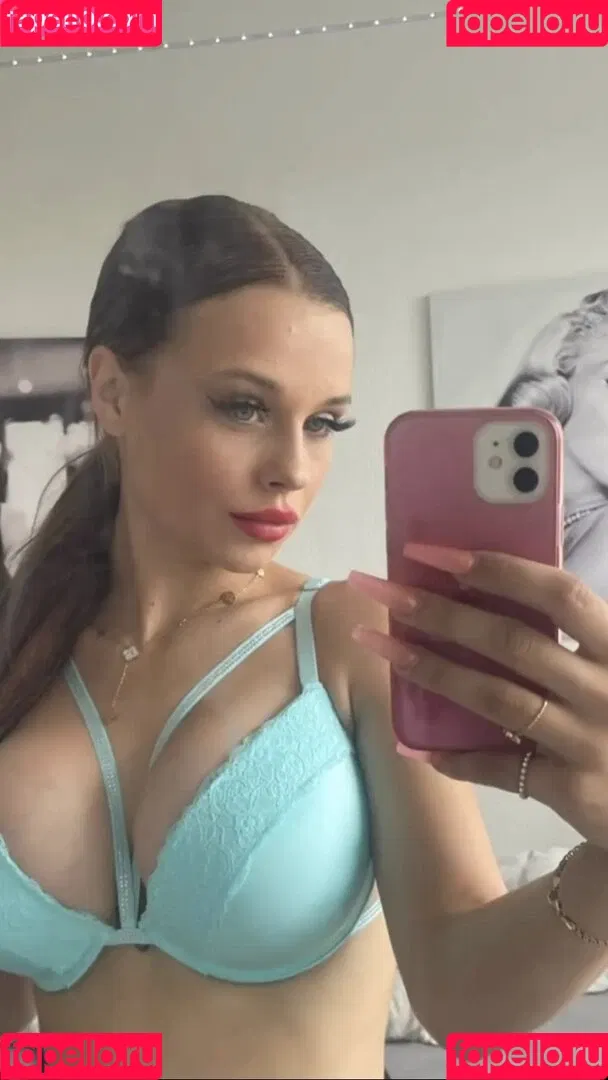 Lara Bttn Onlyfans Photo Gallery 