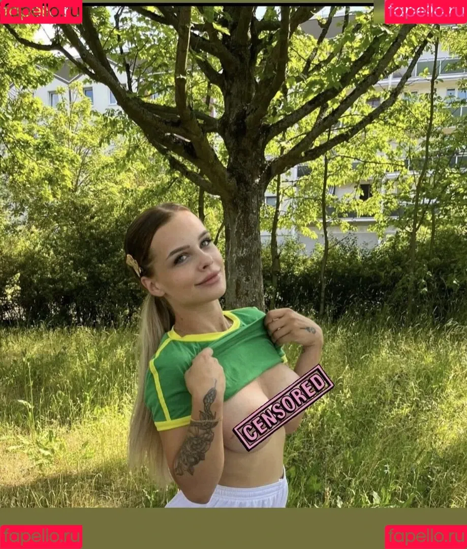 Lara Bttn Onlyfans Photo Gallery 