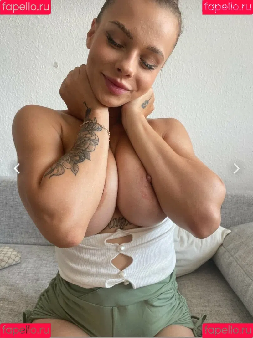 Lara Bttn Onlyfans Photo Gallery 