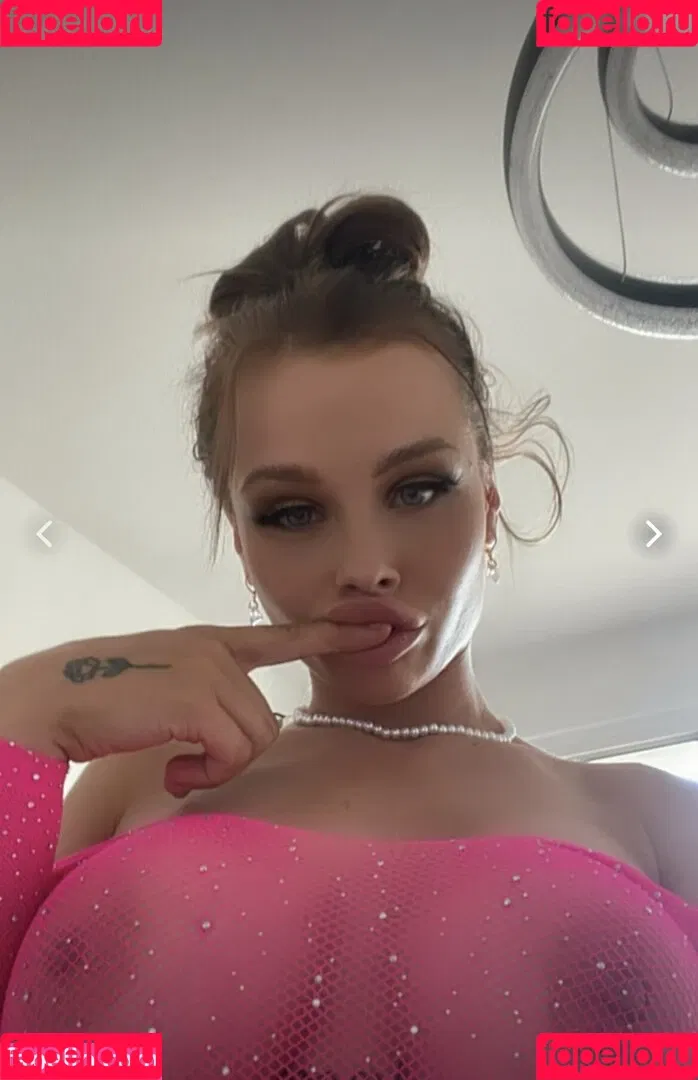 Lara Bttn Onlyfans Photo Gallery 