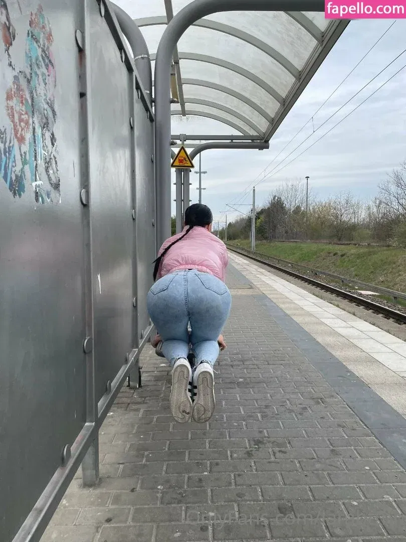 Lara Bttn Onlyfans Photo Gallery 