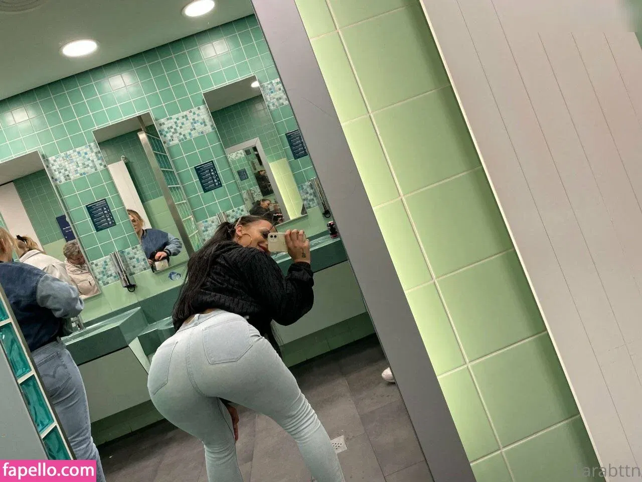 Lara Bttn Onlyfans Photo Gallery 