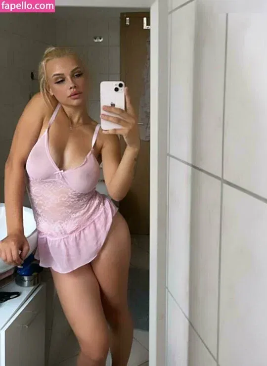 Lara Bttn Onlyfans Photo Gallery 