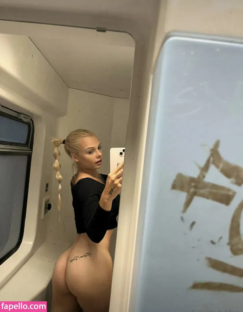 Lara Bttn Onlyfans Photo Gallery 