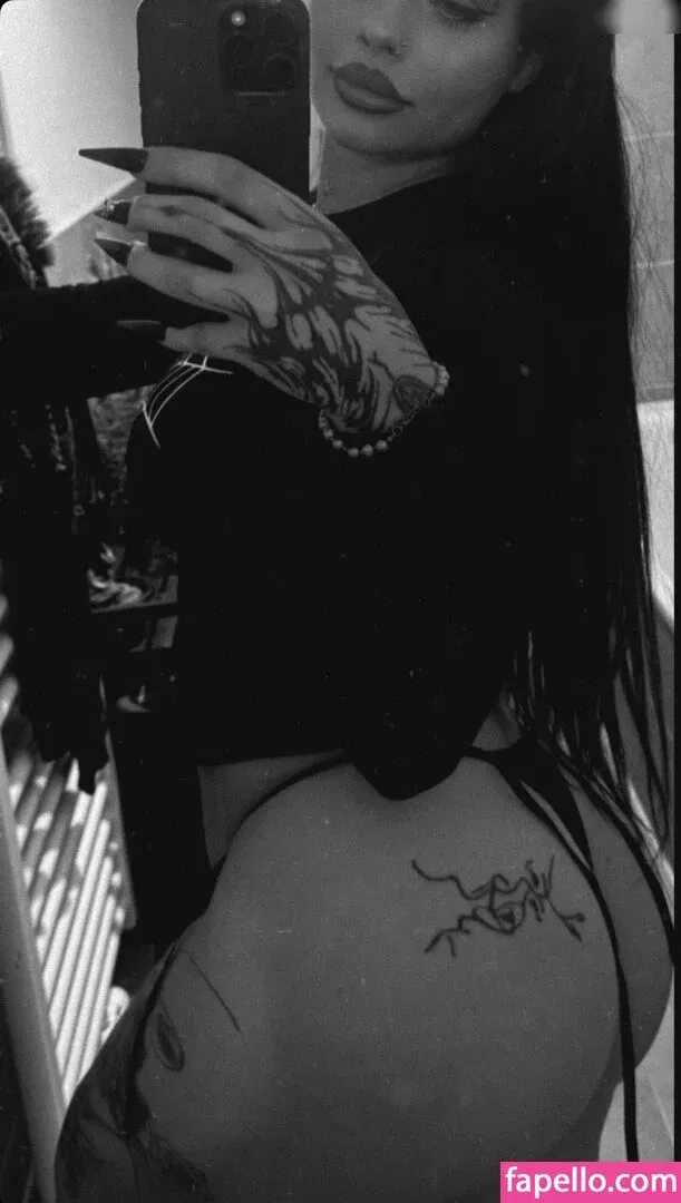 Lara Bttn Onlyfans Photo Gallery 