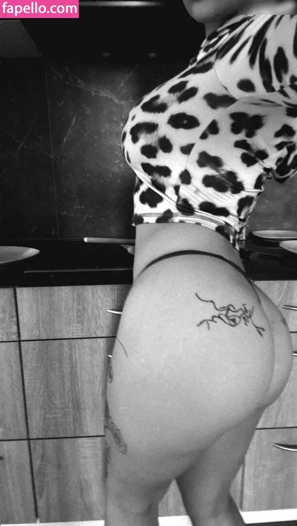 Lara Bttn Onlyfans Photo Gallery 