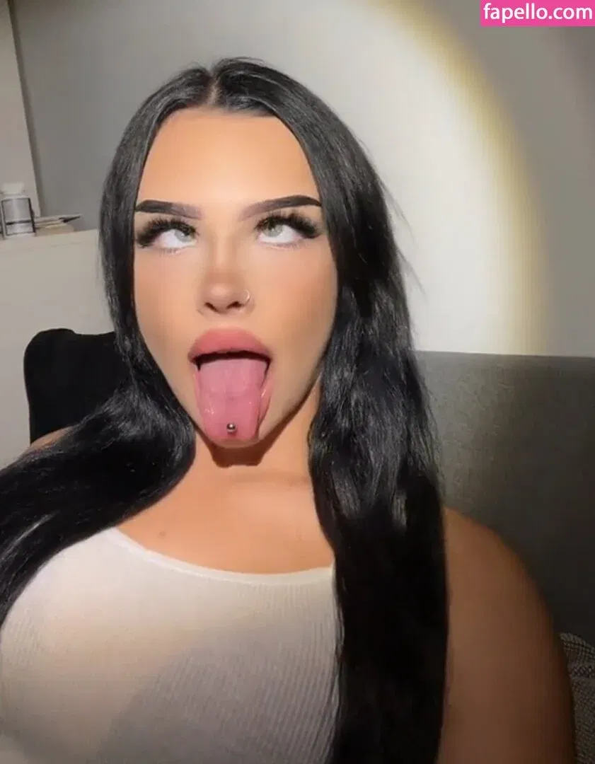 Lara Bttn Onlyfans Photo Gallery 