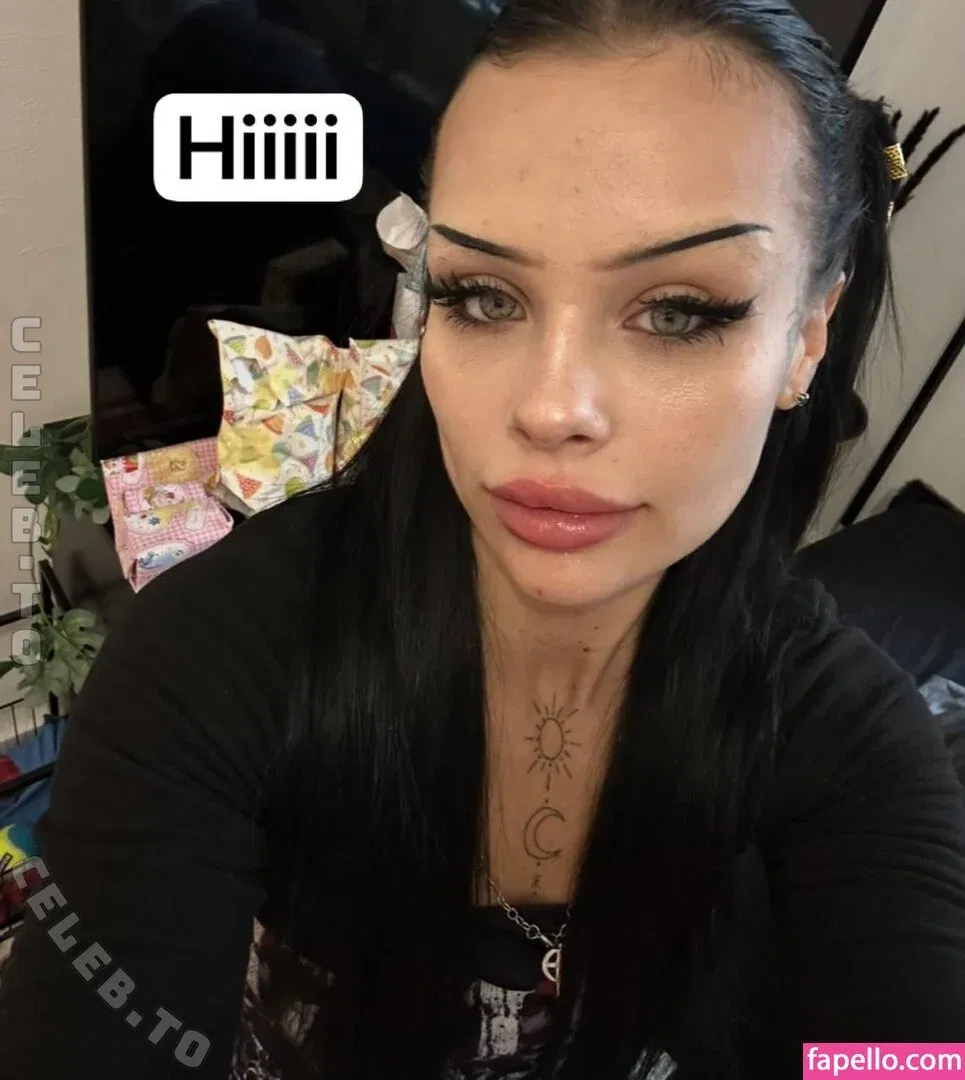 Lara Bttn Onlyfans Photo Gallery 