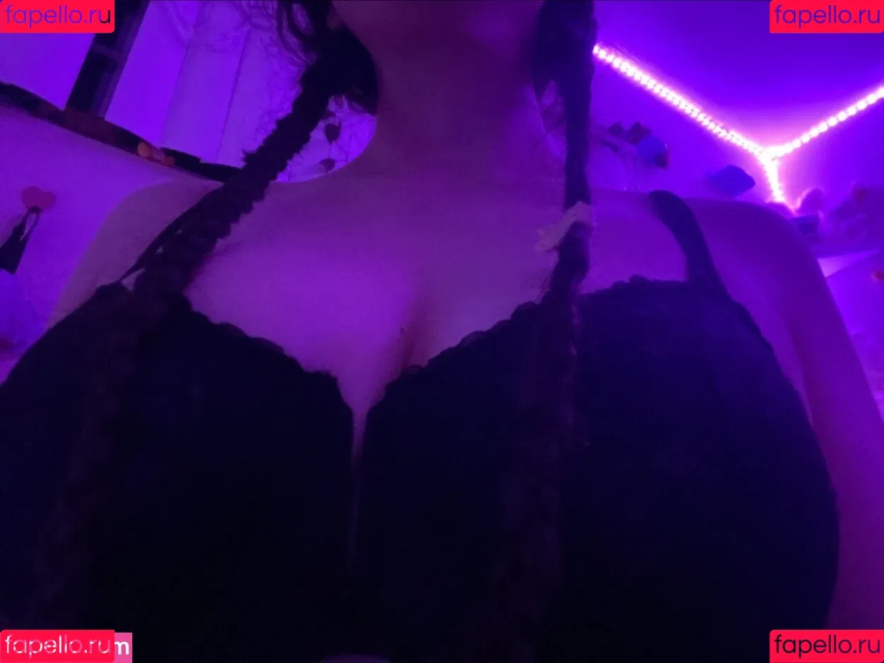 CweamyMilk Onlyfans Photo Gallery 