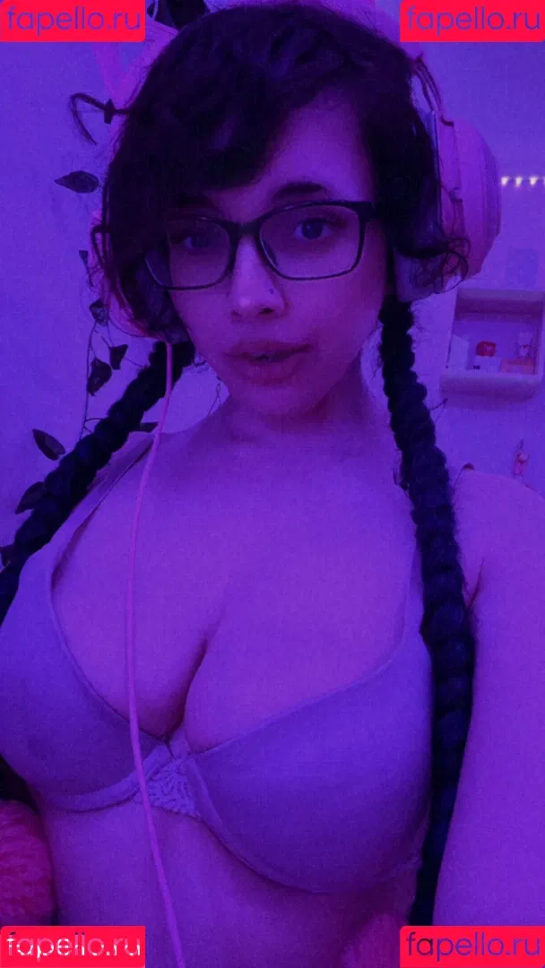 CweamyMilk Onlyfans Photo Gallery 