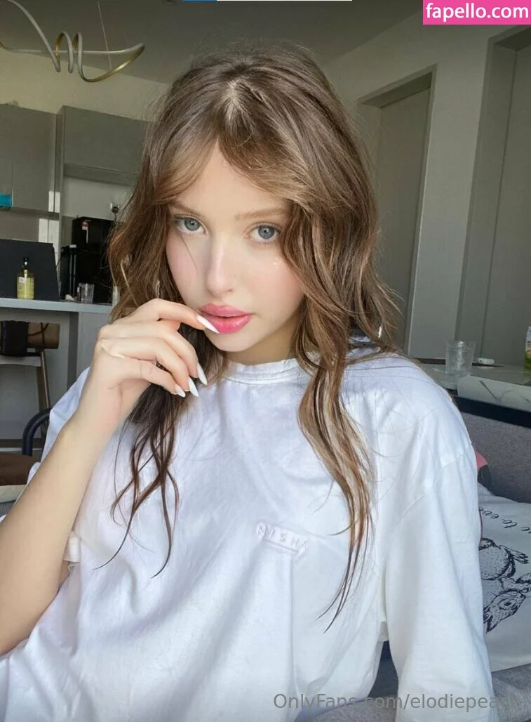 elodiepeach Onlyfans Photo Gallery 