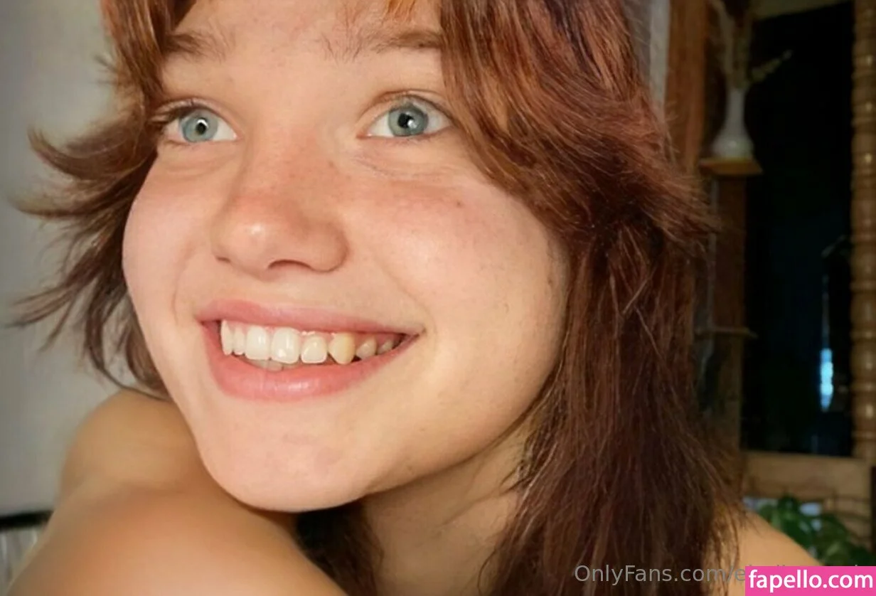 elodiepeach Onlyfans Photo Gallery 