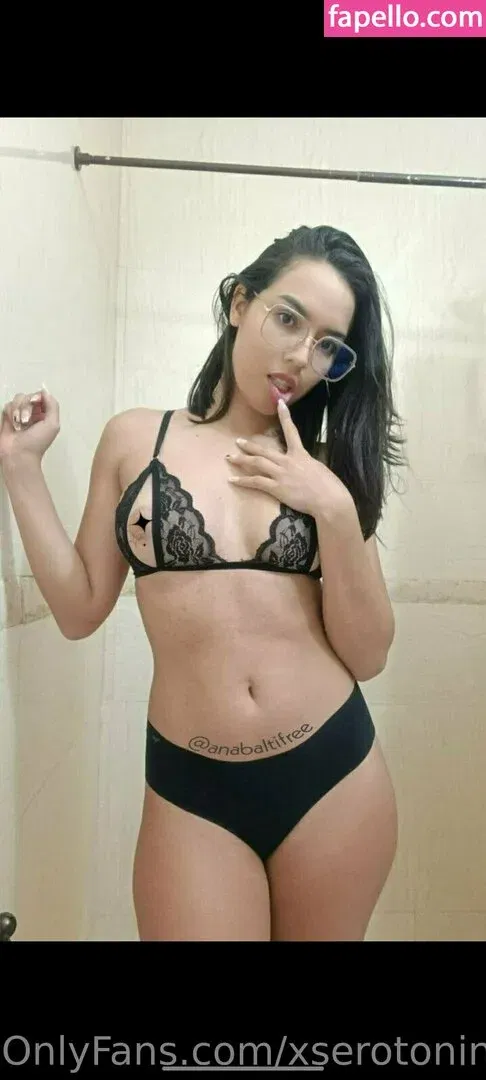 xserotoninaxfree Onlyfans Photo Gallery 