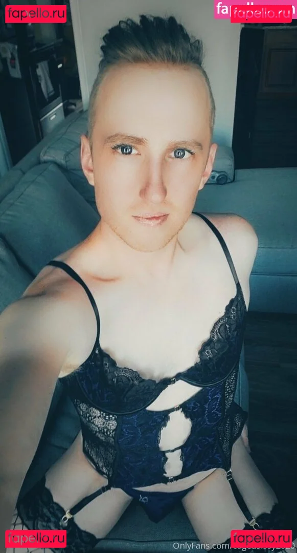 cagedsissy2020 Onlyfans Photo Gallery 