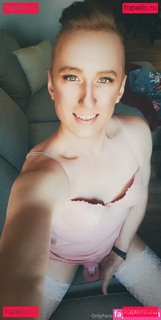 cagedsissy2020 Onlyfans Photo Gallery 