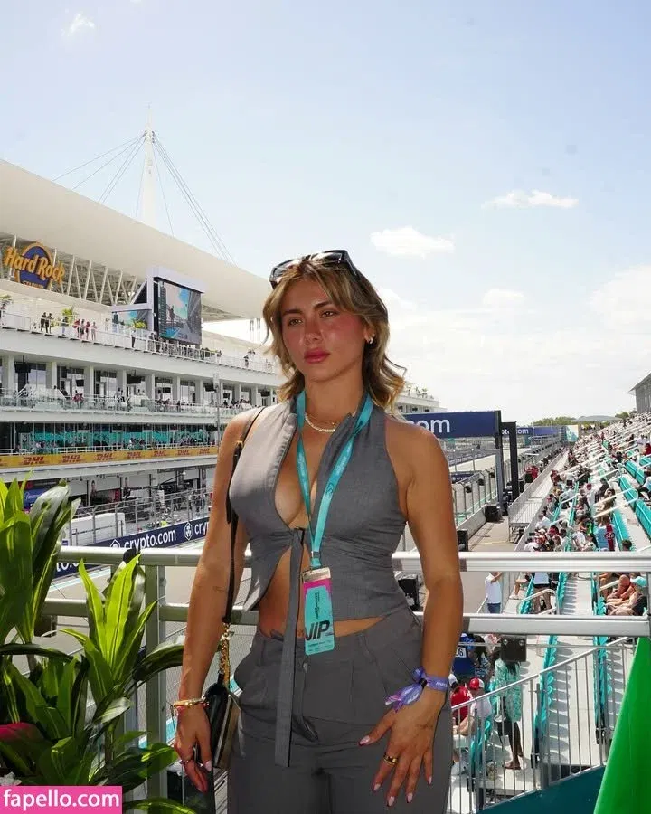 Laura Isabela Leon Onlyfans Photo Gallery 