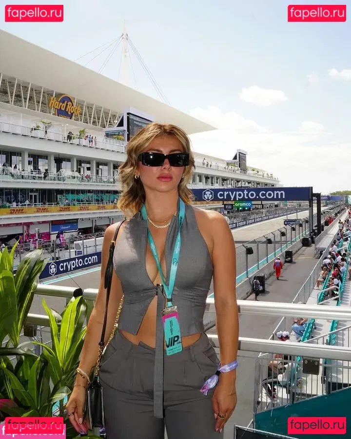 Laura Isabela Leon Onlyfans Photo Gallery 