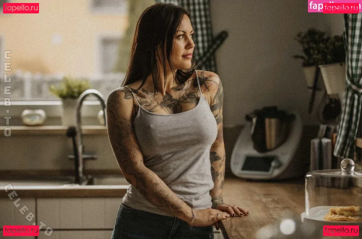 Gina Ray Onlyfans Photo Gallery 