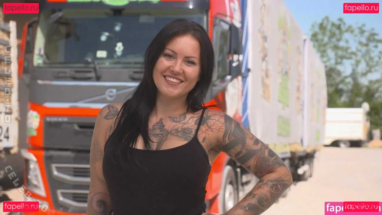 Gina Ray Onlyfans Photo Gallery 