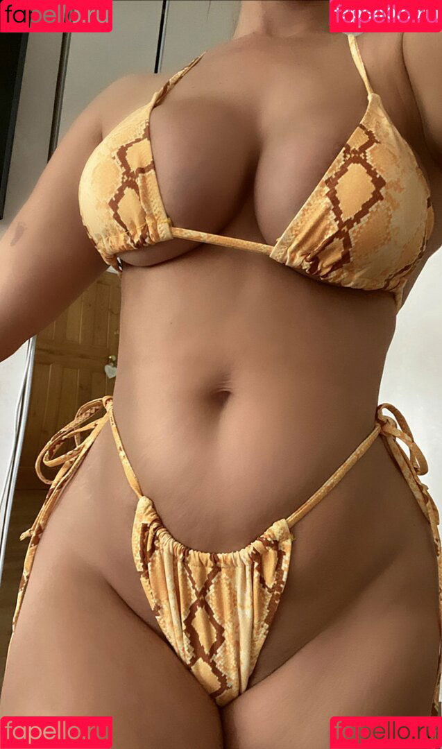 Chloe Lloyd Onlyfans Photo Gallery 