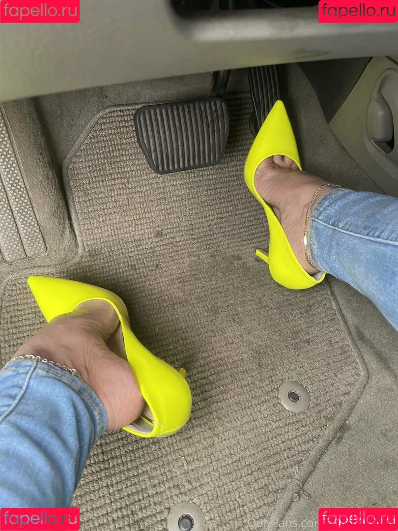 mimifootnip Onlyfans Photo Gallery 