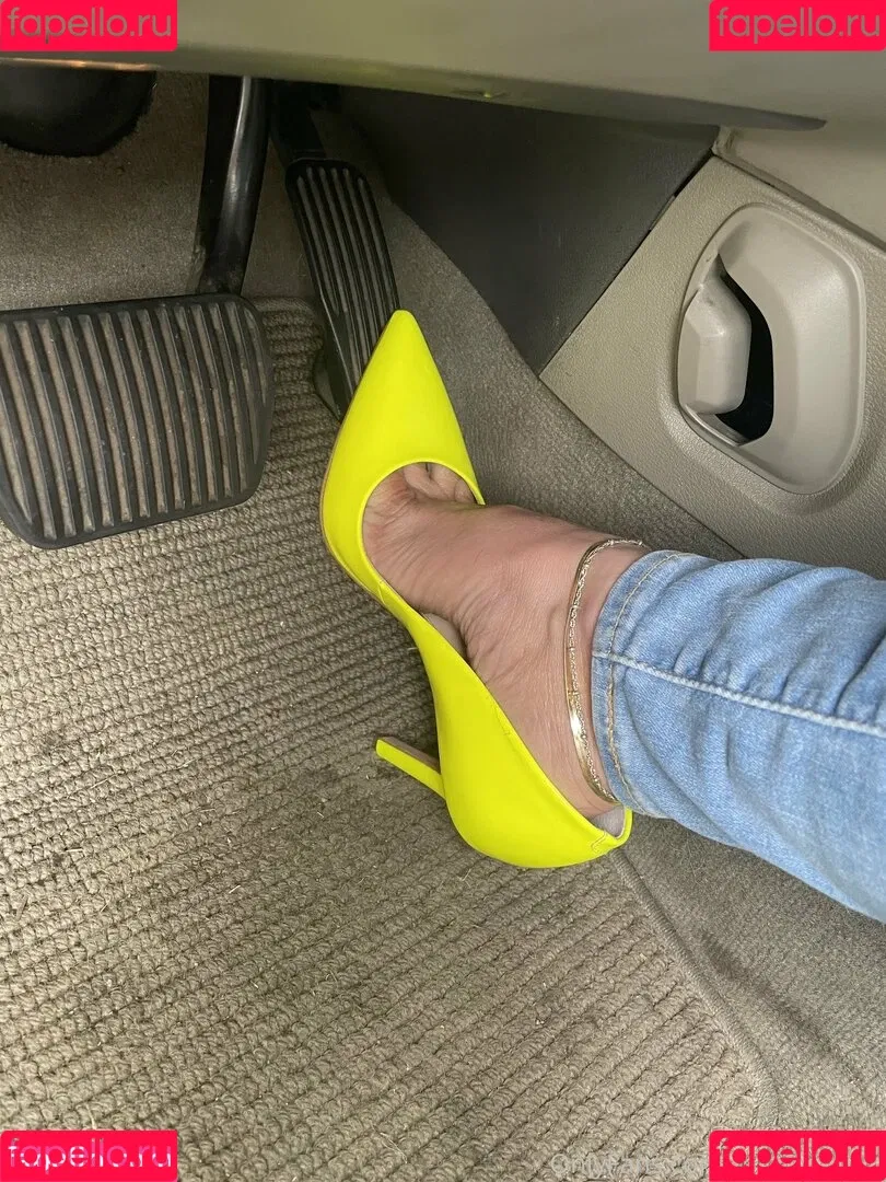 mimifootnip Onlyfans Photo Gallery 