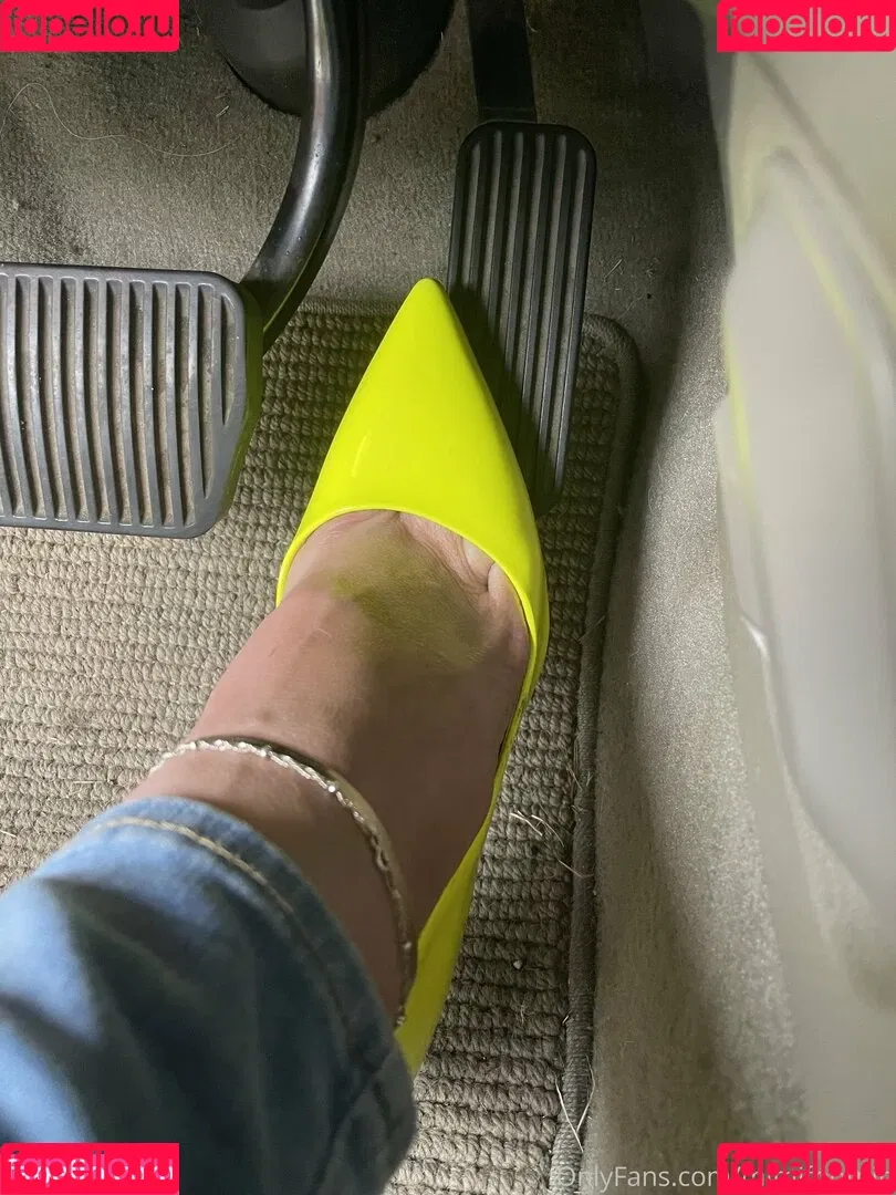 mimifootnip Onlyfans Photo Gallery 