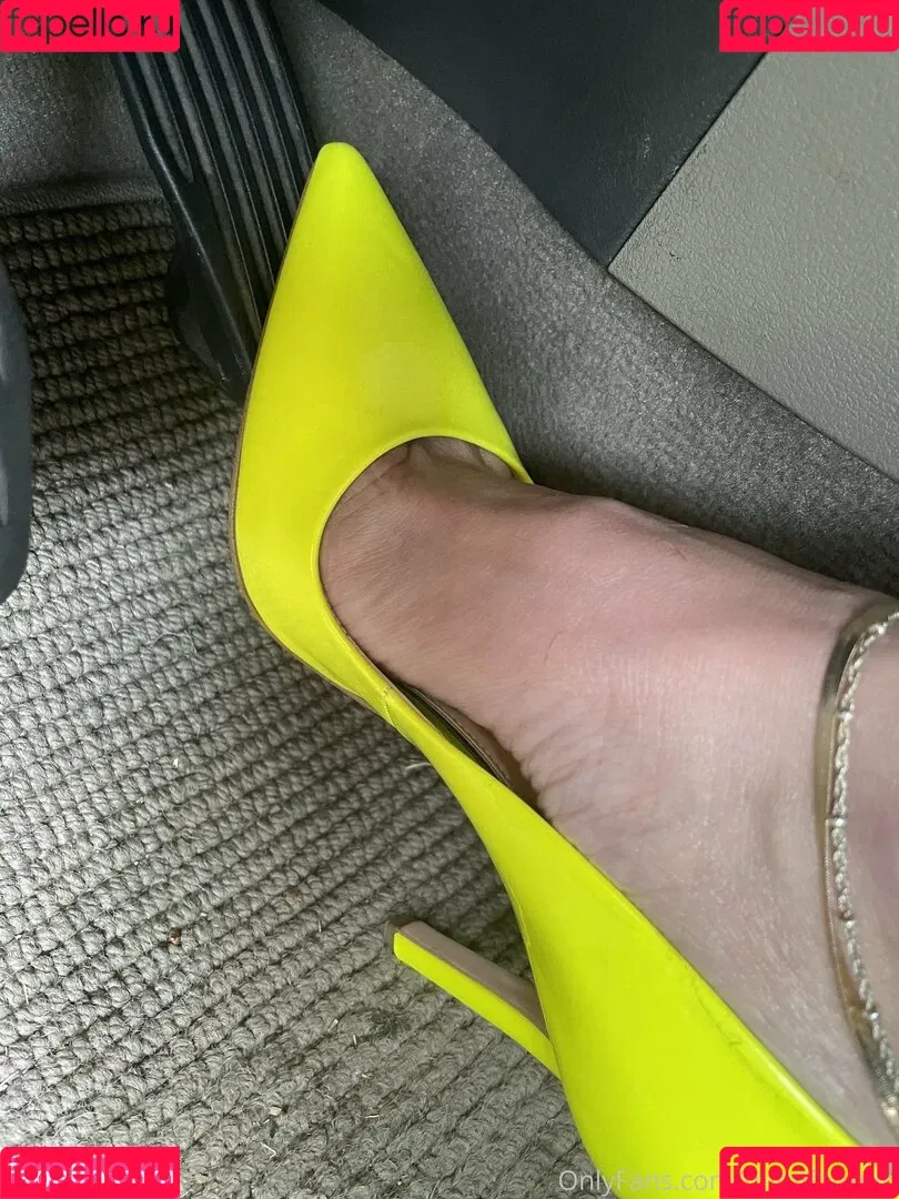 mimifootnip Onlyfans Photo Gallery 