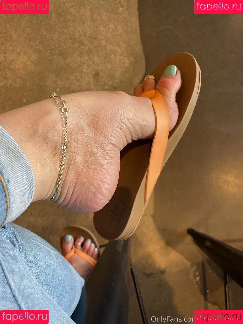 mimifootnip Onlyfans Photo Gallery 