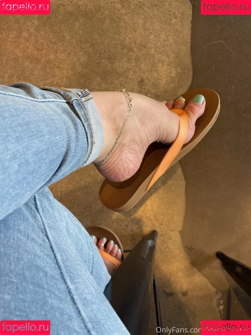 mimifootnip Onlyfans Photo Gallery 