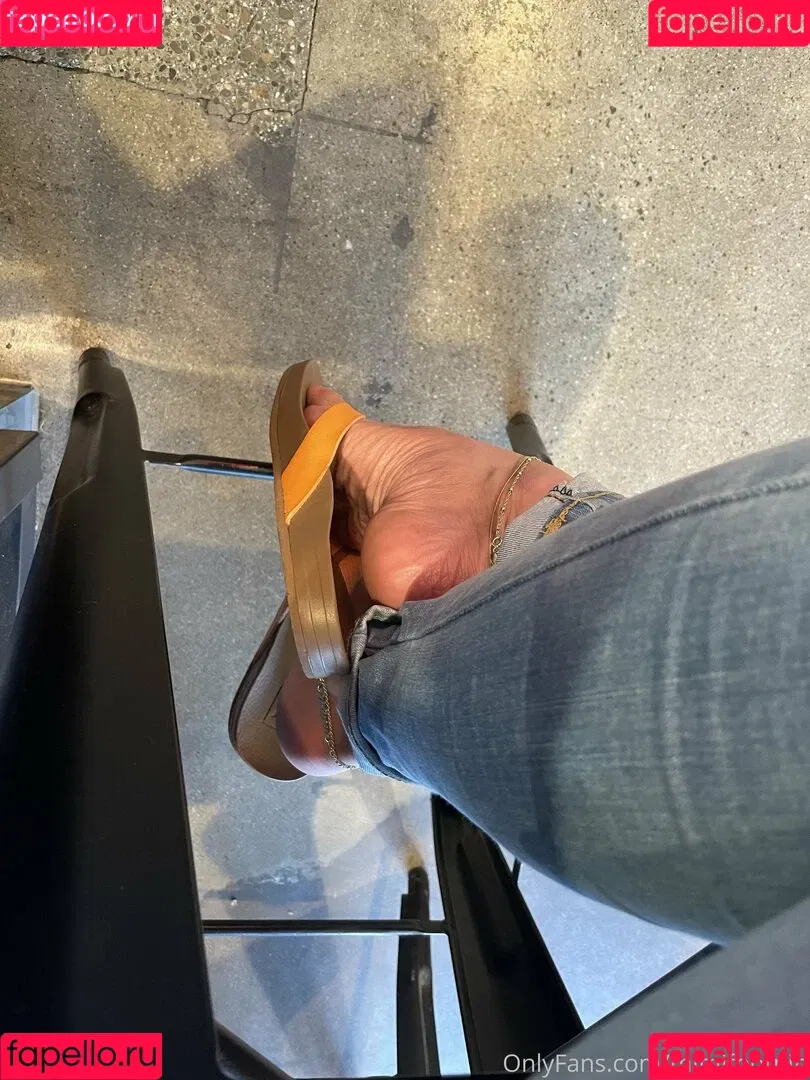 mimifootnip Onlyfans Photo Gallery 