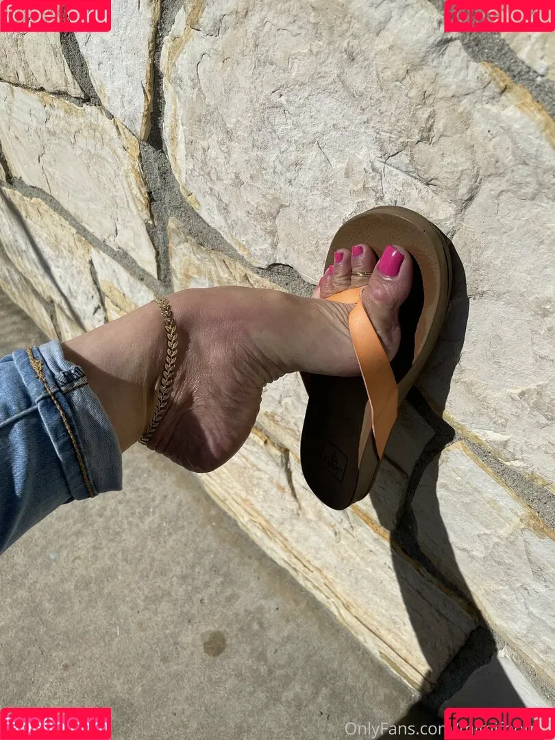 mimifootnip Onlyfans Photo Gallery 