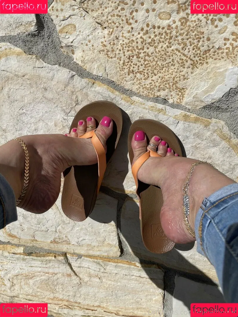 mimifootnip Onlyfans Photo Gallery 