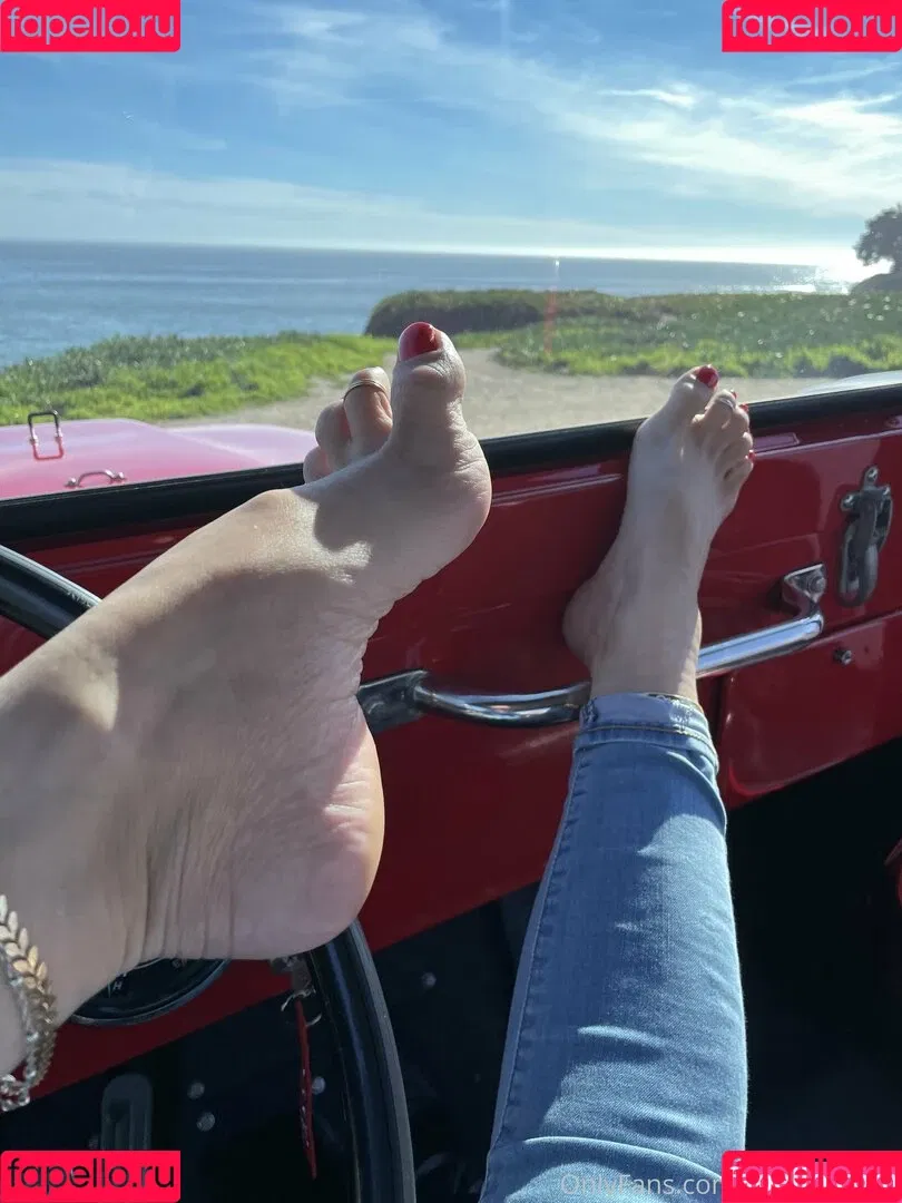 mimifootnip Onlyfans Photo Gallery 