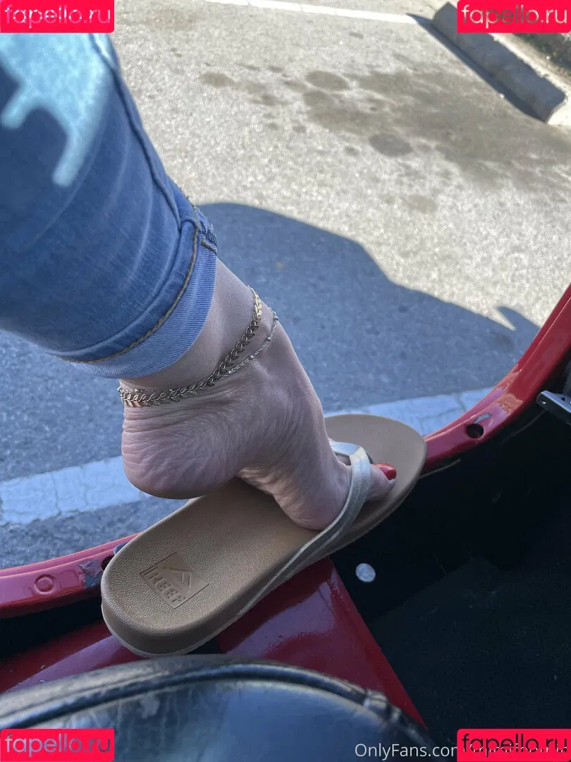 mimifootnip Onlyfans Photo Gallery 
