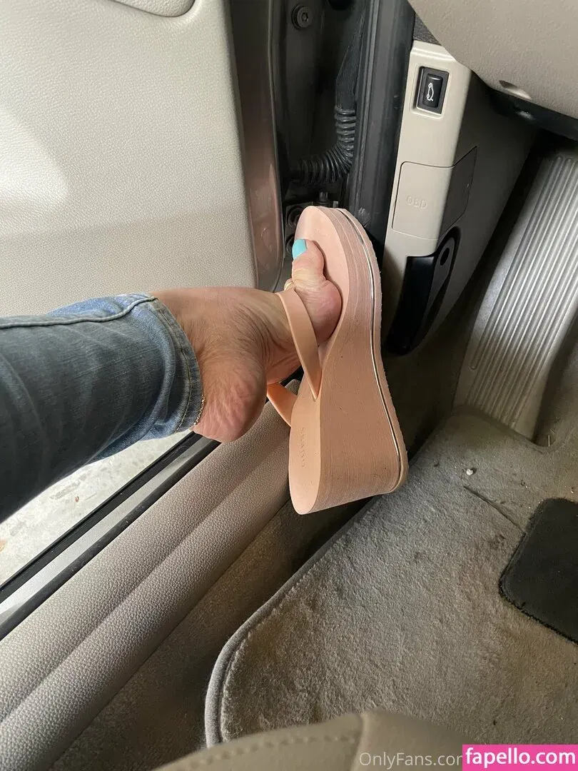 mimifootnip Onlyfans Photo Gallery 
