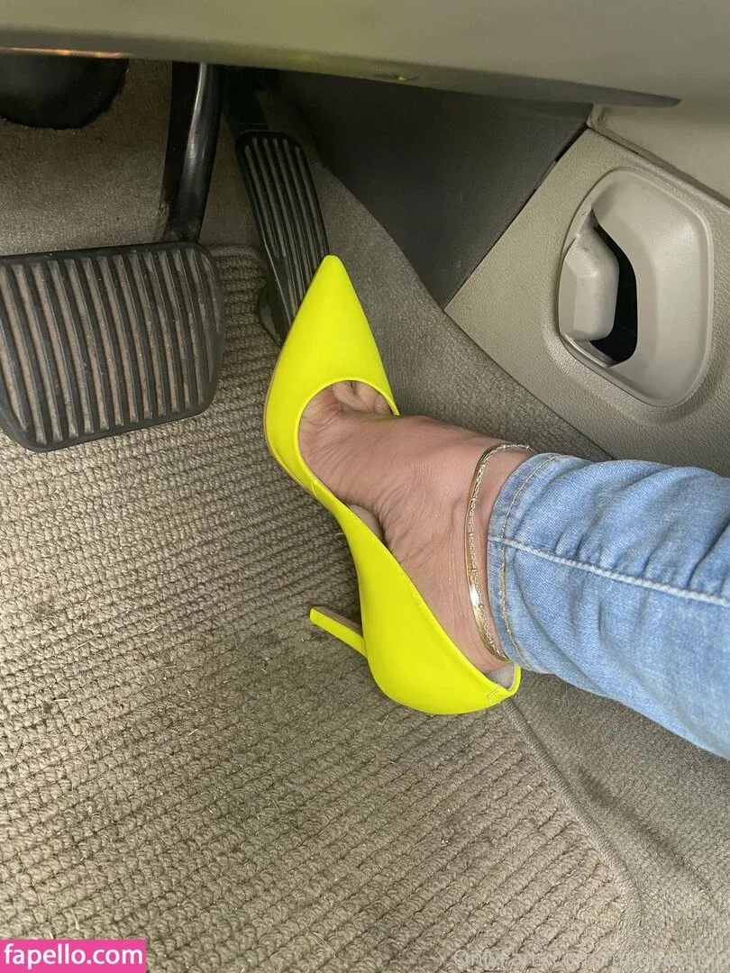 mimifootnip Onlyfans Photo Gallery 
