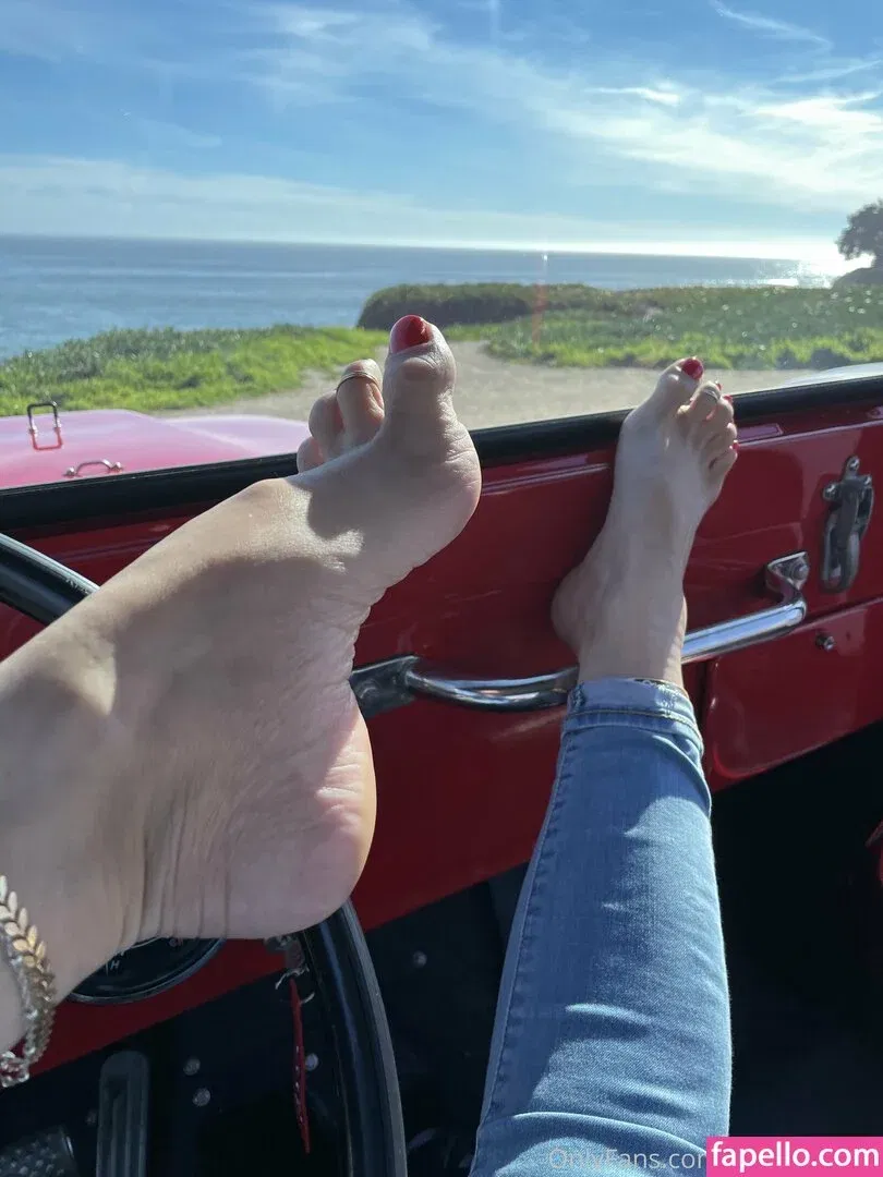 mimifootnip Onlyfans Photo Gallery 