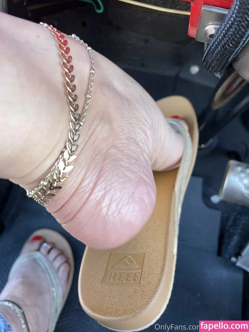 mimifootnip Onlyfans Photo Gallery 