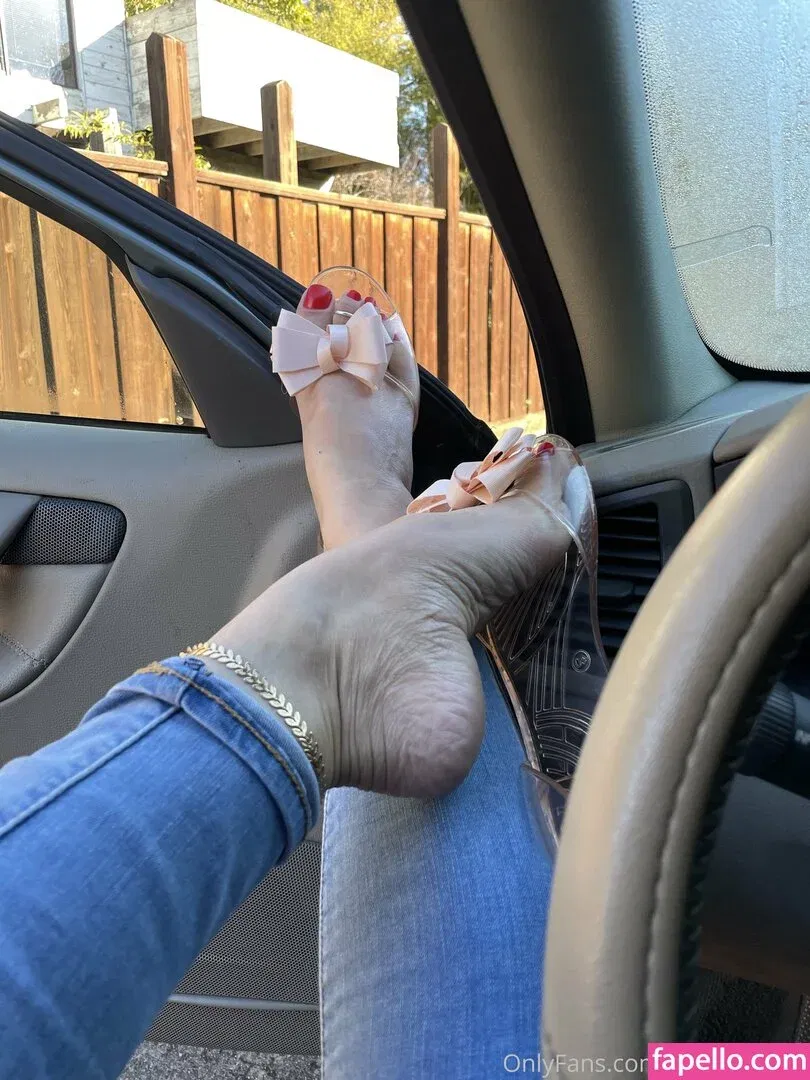 mimifootnip Onlyfans Photo Gallery 