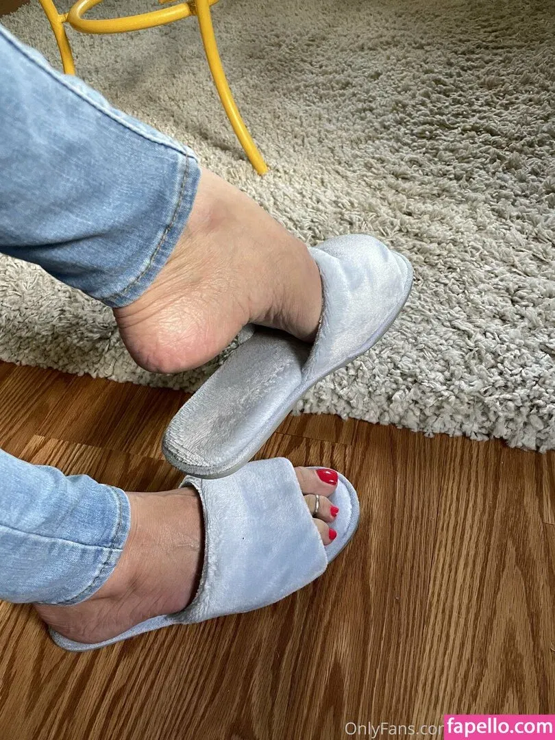 mimifootnip Onlyfans Photo Gallery 
