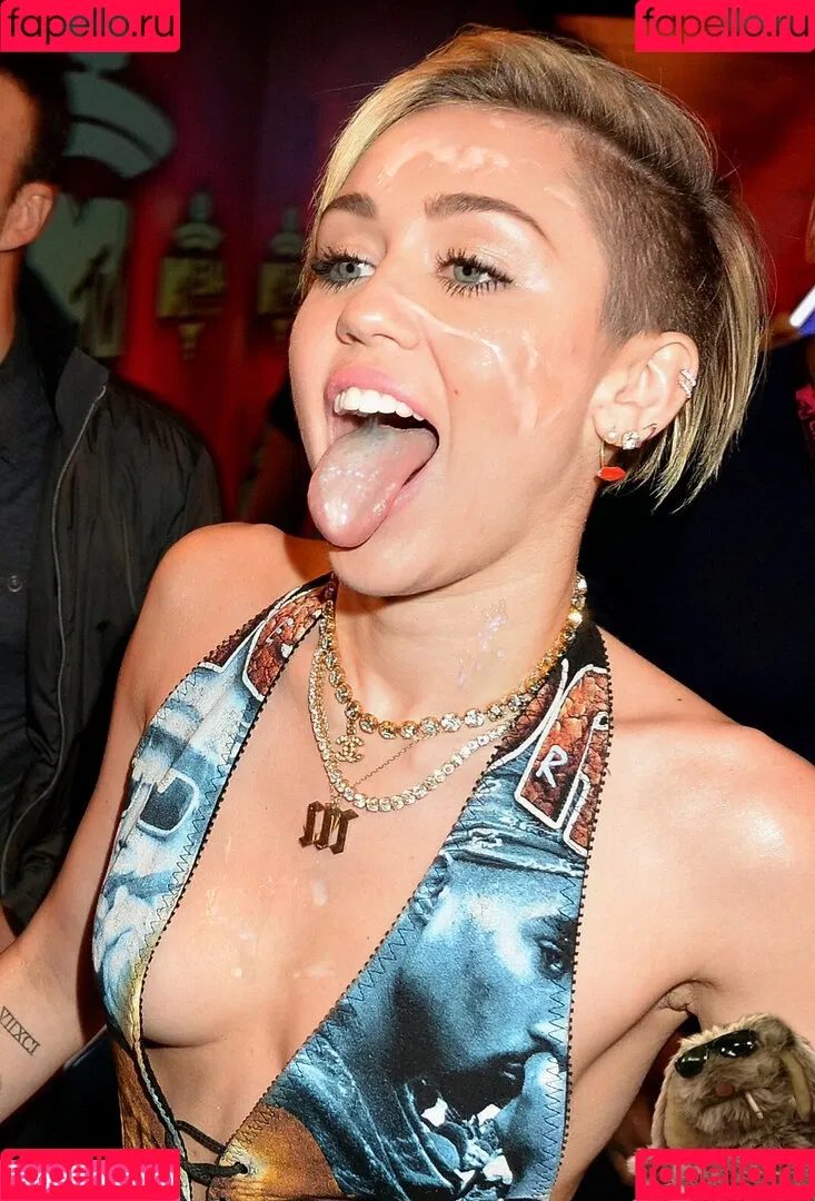 Miley Cyrus fakes Onlyfans Photo Gallery 