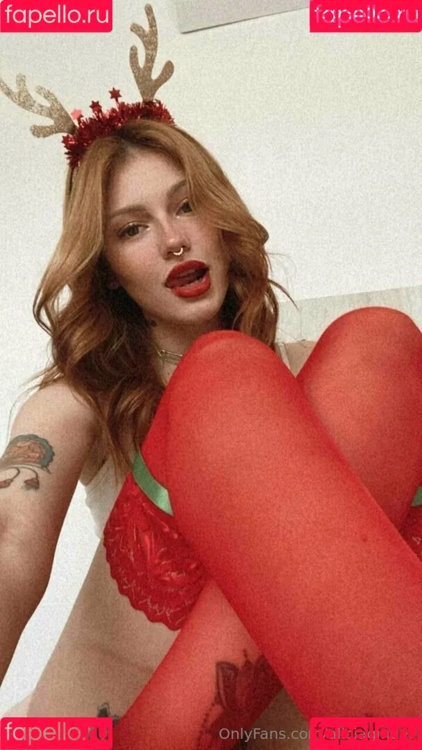aliciaginger Onlyfans Photo Gallery 
