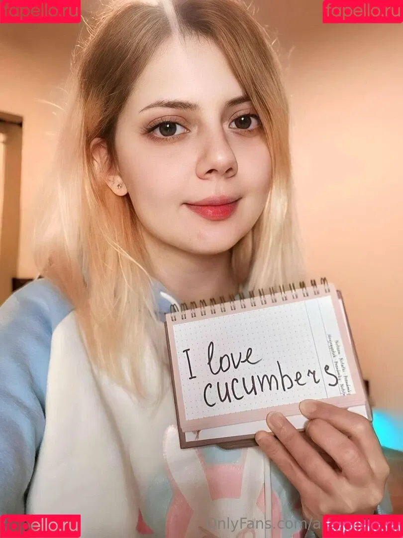 aliciaginger Onlyfans Photo Gallery 