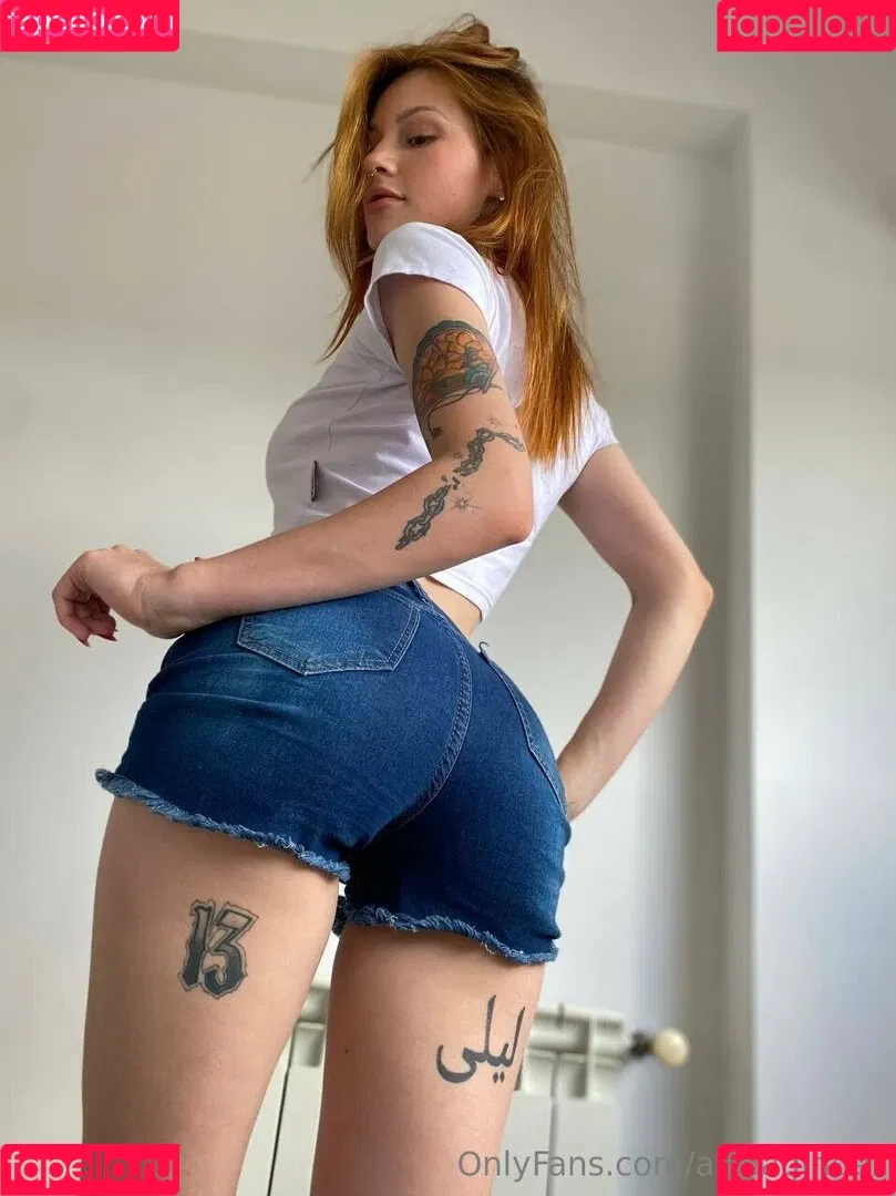 aliciaginger Onlyfans Photo Gallery 