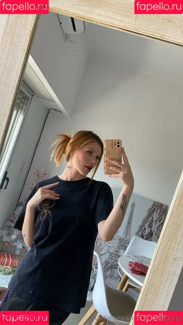 aliciaginger Onlyfans Photo Gallery 