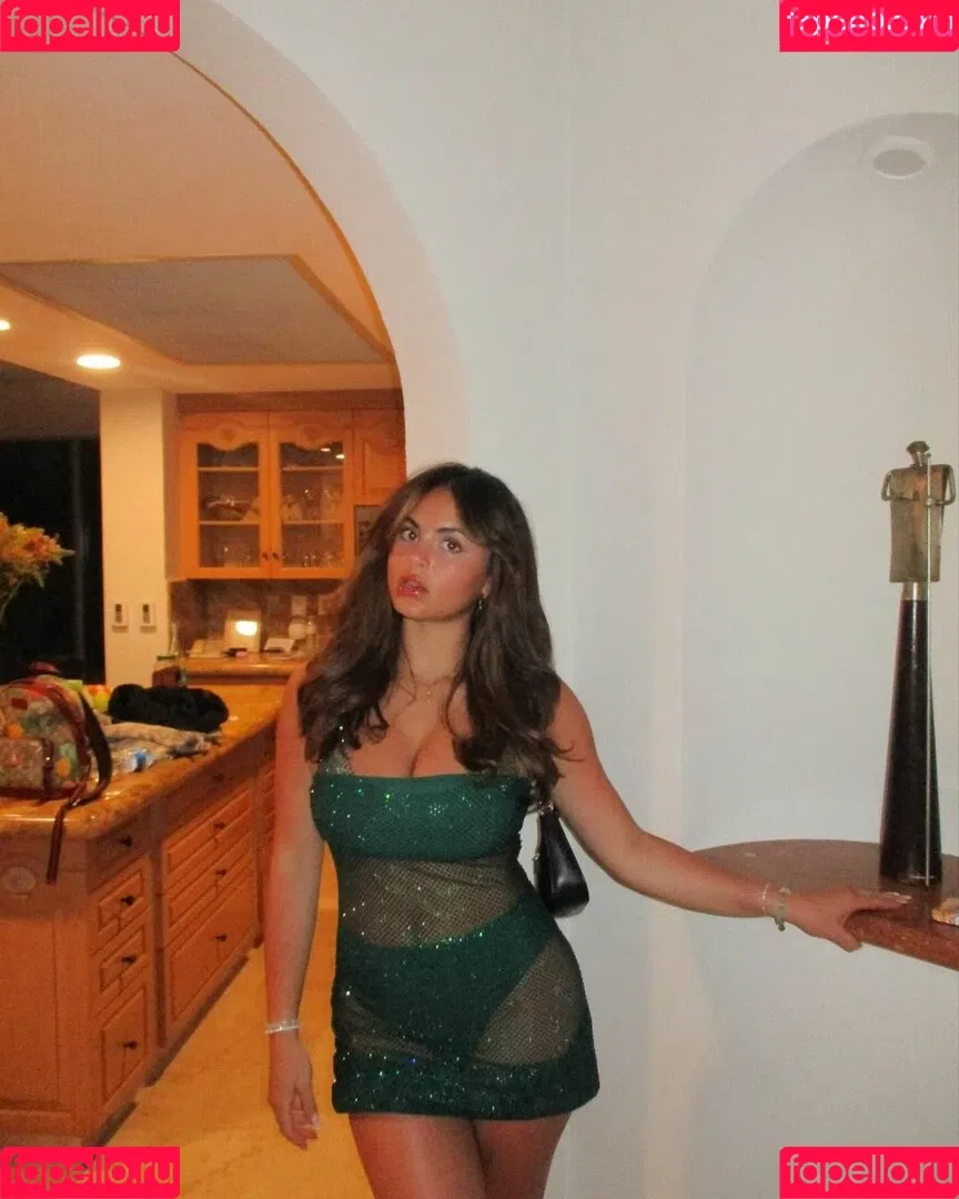 Sarabella Harris Onlyfans Photo Gallery 