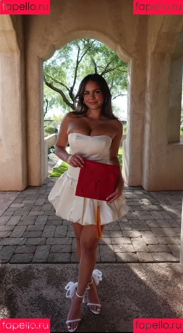 Sarabella Harris Onlyfans Photo Gallery 