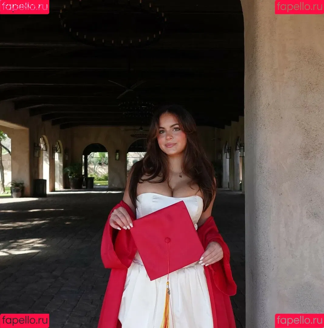 Sarabella Harris Onlyfans Photo Gallery 
