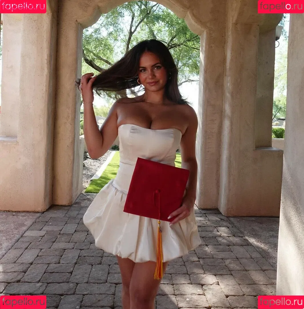 Sarabella Harris Onlyfans Photo Gallery 